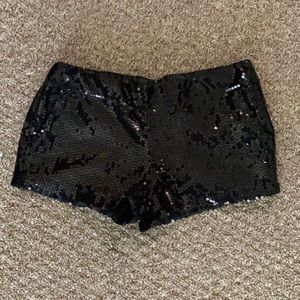 Sequins shorts with pockets